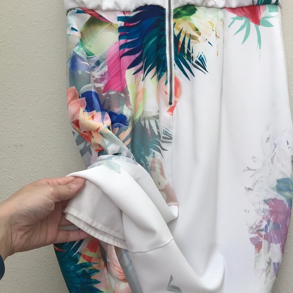 Chelsea28 Tropical Print Crepe Blouson Dress - Picture 8 of 8